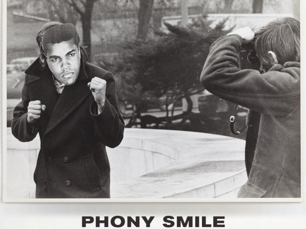 Fałszywy uśmiech. Język estetycznej spekulacji w fotografii chorwackiej